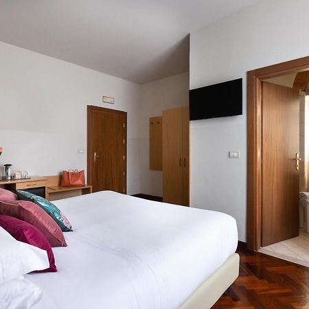 Aramis Rooms Firenze Esterno foto