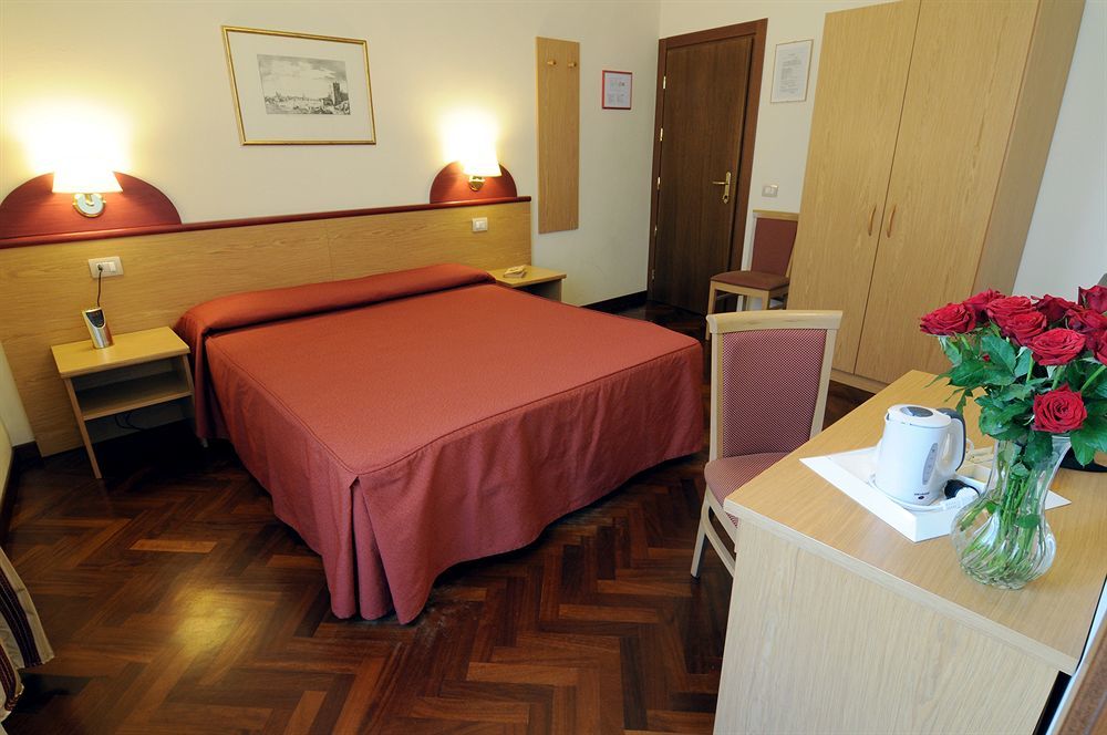 Aramis Rooms Firenze Esterno foto